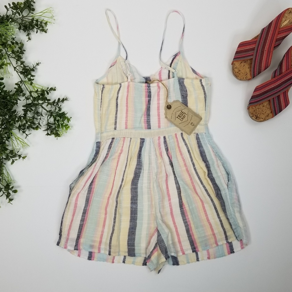 True Craft | White Striped Sleeveless Short Romper - Picture 5 of 5